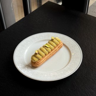 Еклер фісташковий